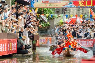 国足1-2不敌中国香港，现场球迷拍摄的一些画面